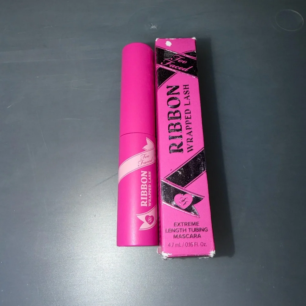 Too Faced Ribbon Volumized Lash Mascara - Travel Size